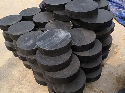 海北州板式橡胶支座由若干层橡胶片与薄钢板经加压硫化